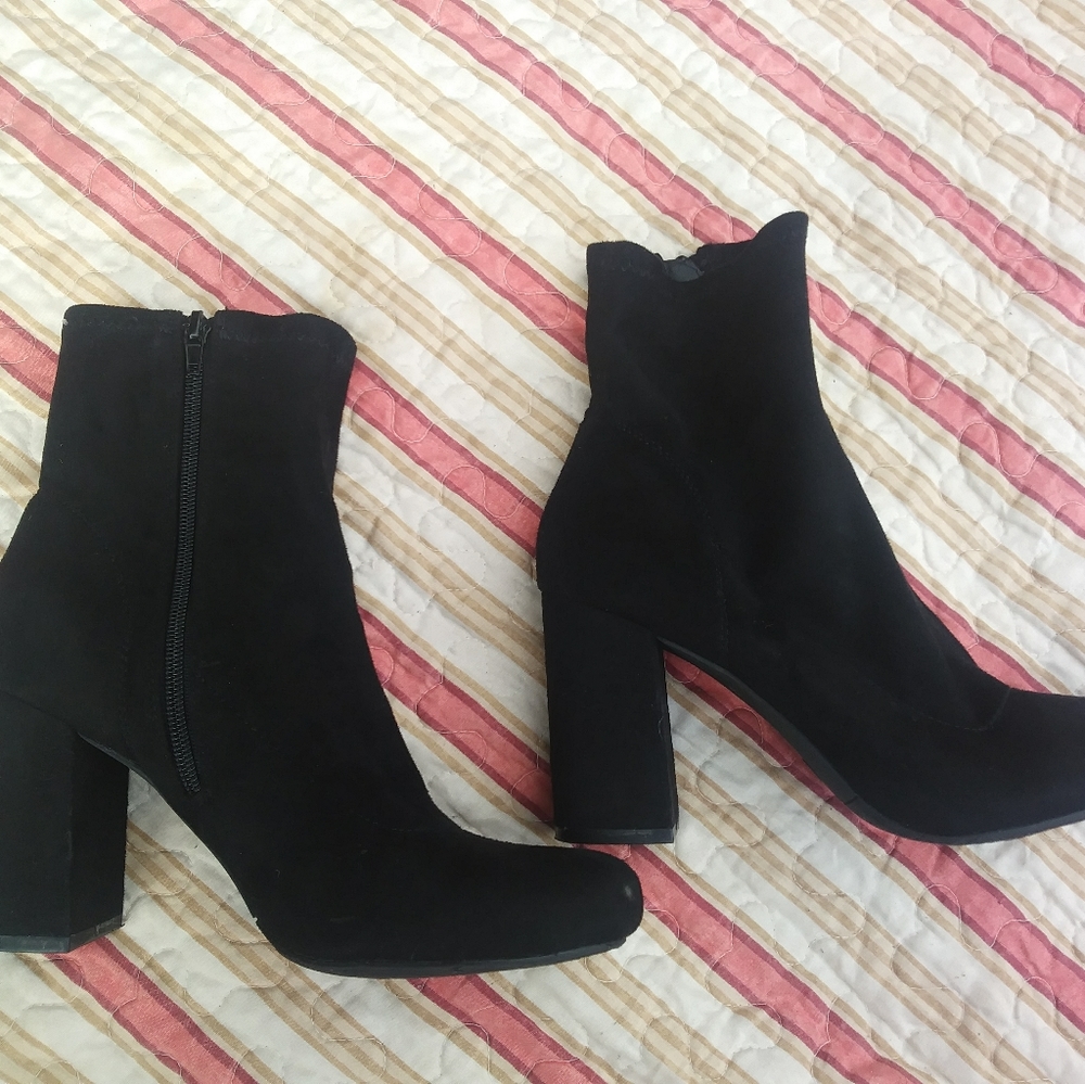 MIA Size 8 1/2 Black Heels